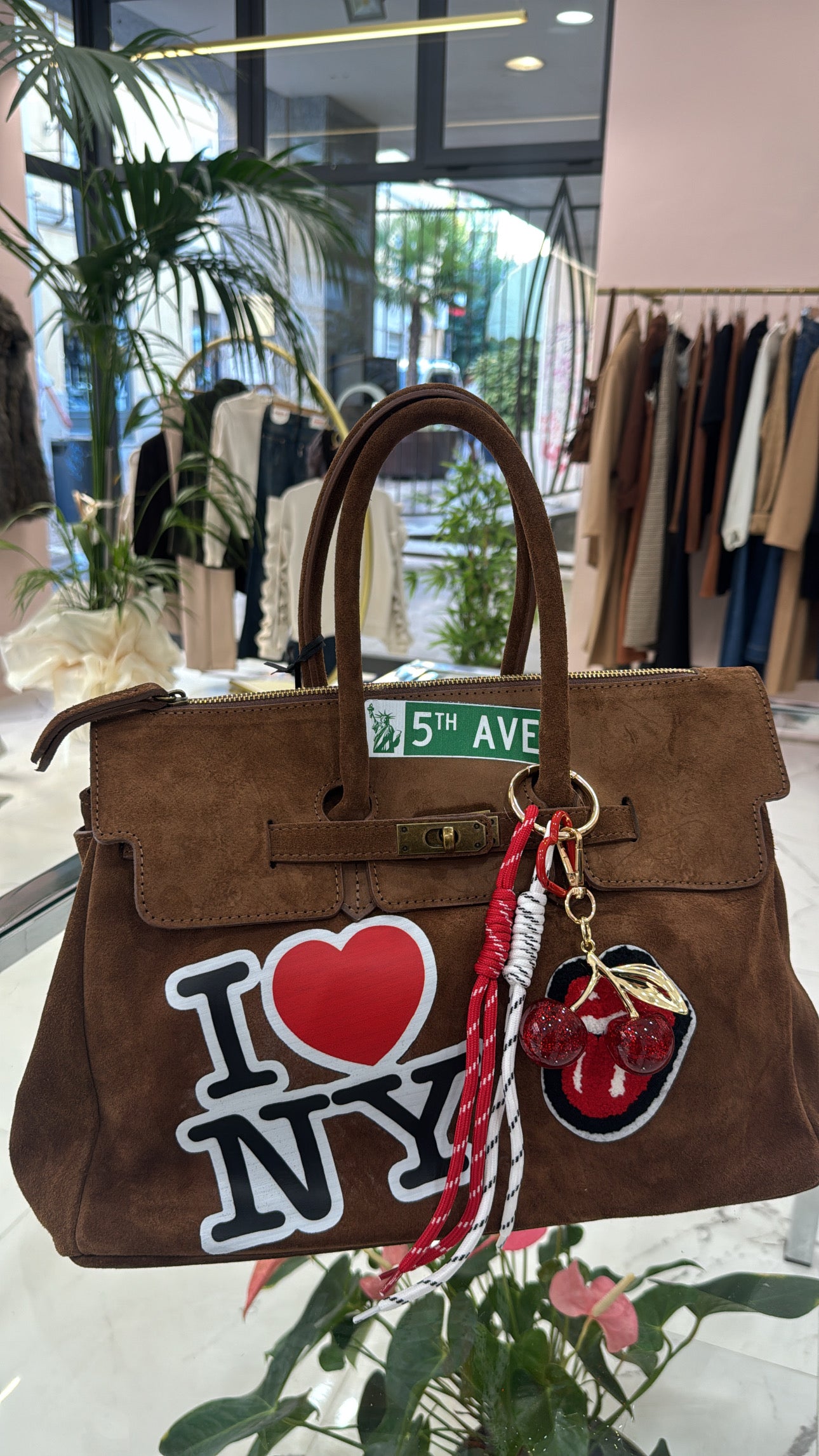 Borsa camoscio con charms