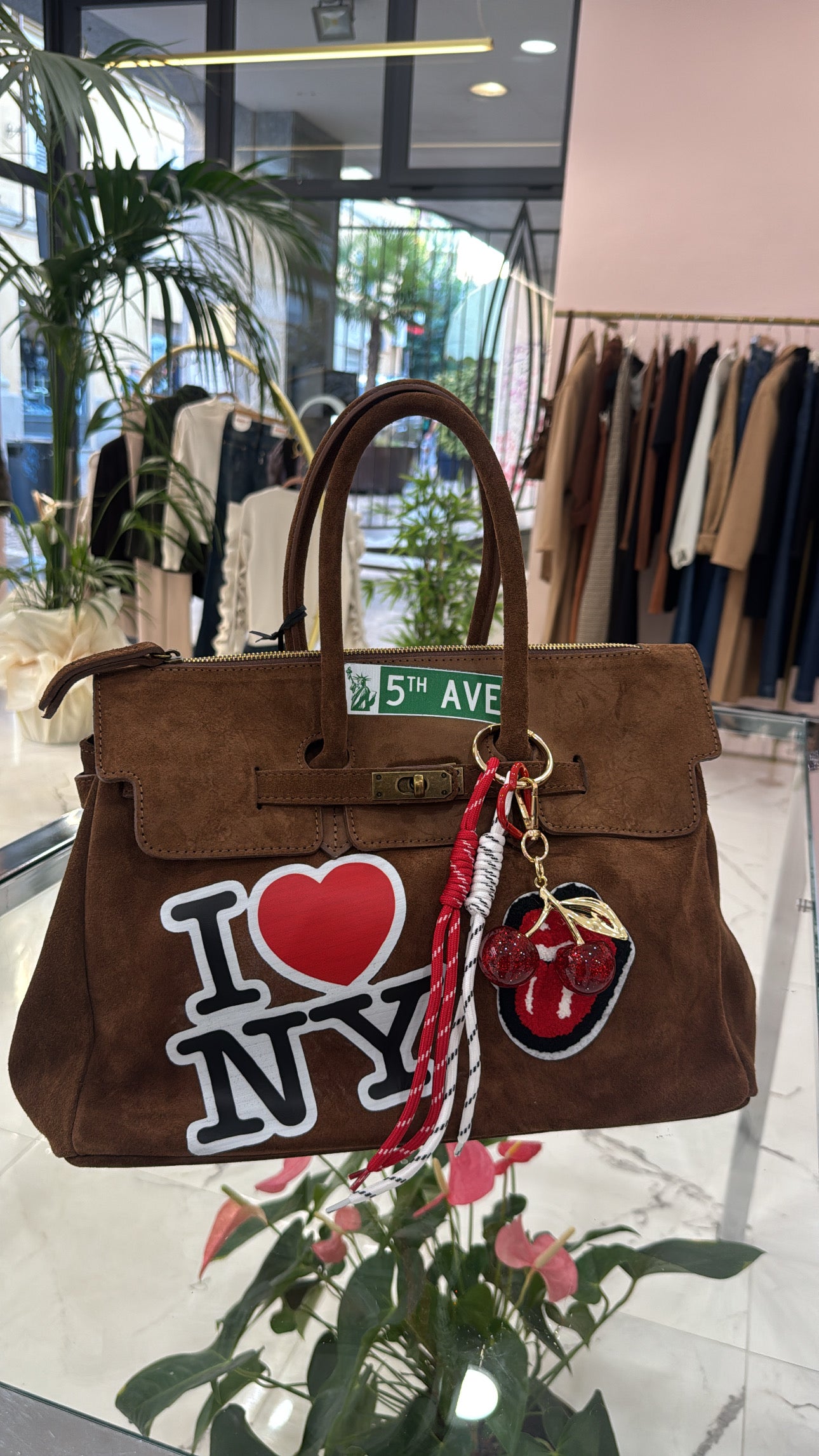 Borsa camoscio con charms
