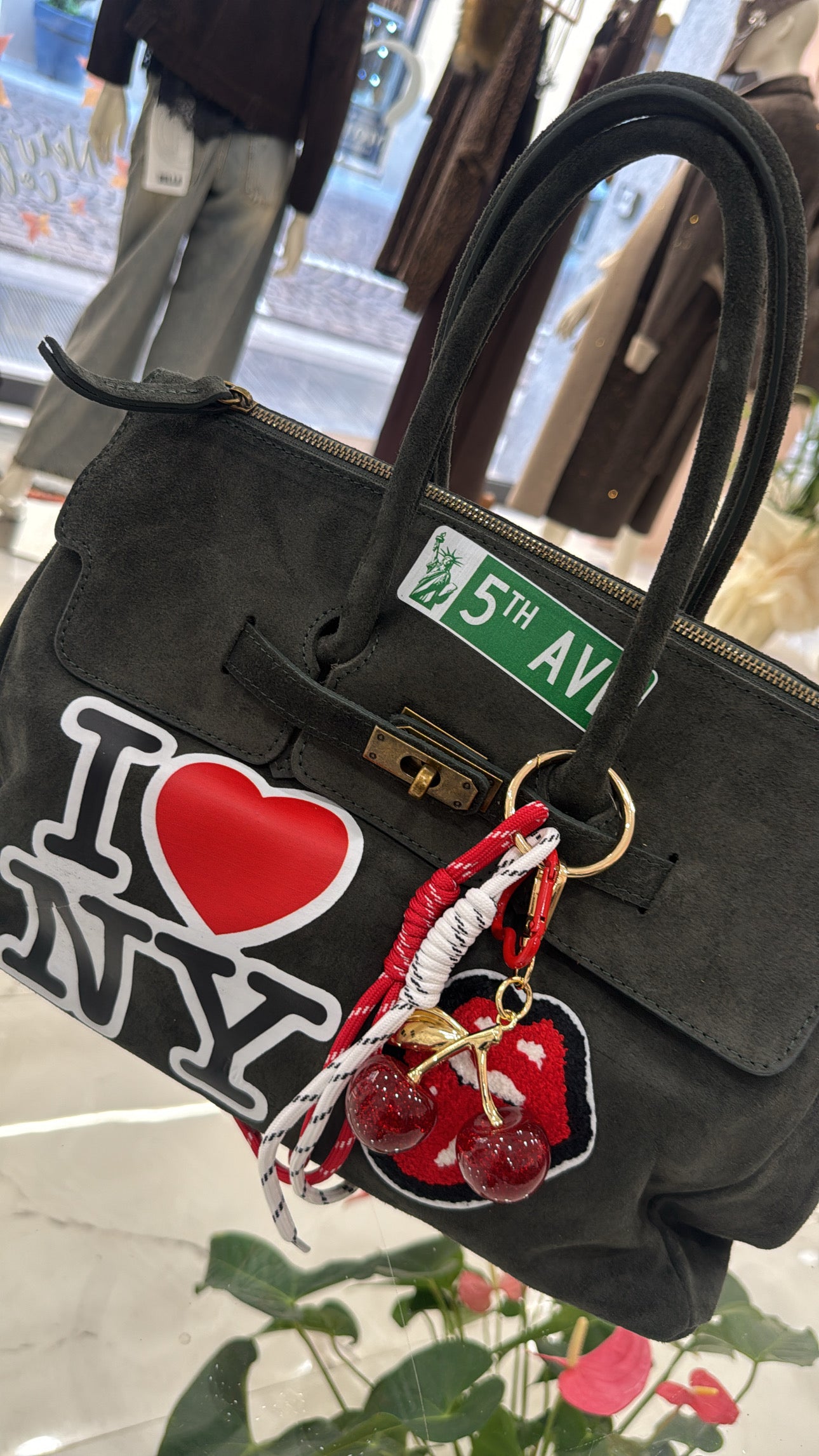 Borsa camoscio con charms