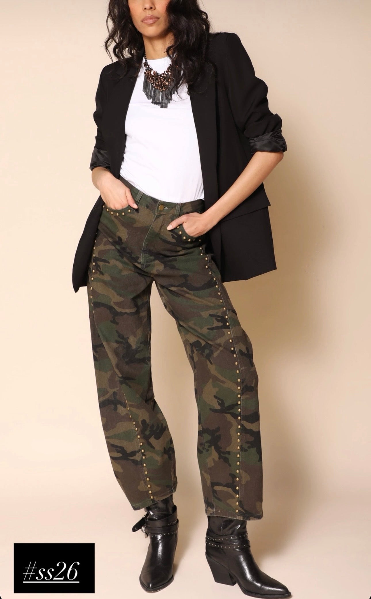 Pantalone mimetico Borchiato