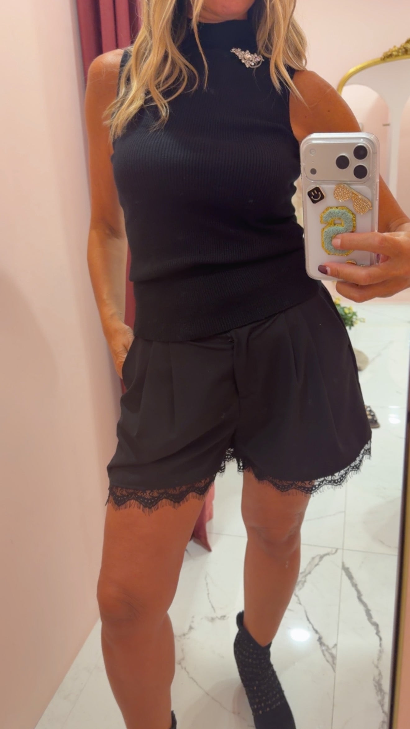 Shorts con pizzo